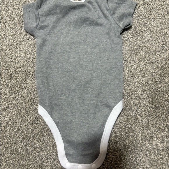 Nike Air Jordan Baby Boys One-Piece Grey Snap Button Bodysuit - Size 0-6 Months - Picture 5 of 6